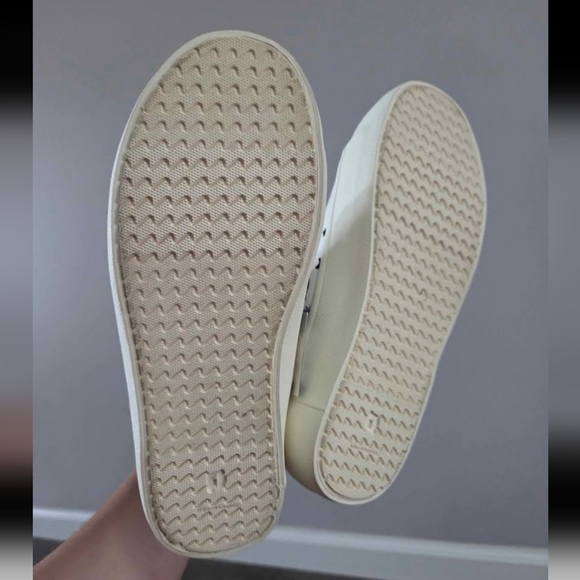 Girls graphic high top shoes size 1 by Art Class NWT - Picture 4 of 4